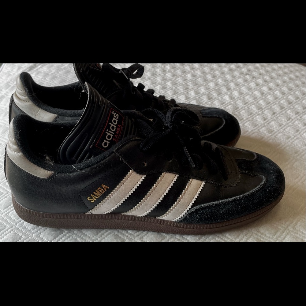 Men’s Adidas Samba, size 7